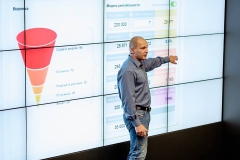 ����� �1�-�������: ���������� ������ 15.5�: A/B ������������, ���������� �������� � ������ �� DDoS